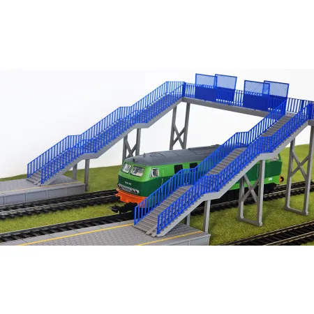 Kładka nad torami – połącznie 2 peronów