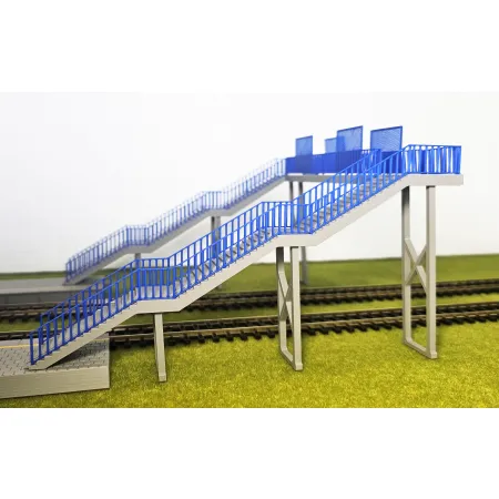 Kładka nad torami – połącznie 2 peronów