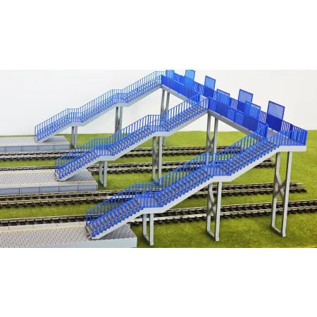 Kładka nad torami – połącznie 3 peronów