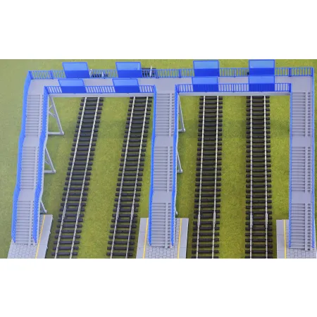 Kładka nad torami – połącznie 3 peronów