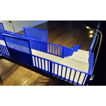 Kładka nad torami – połącznie 3 peronów – z oświetleniem H0 1:87