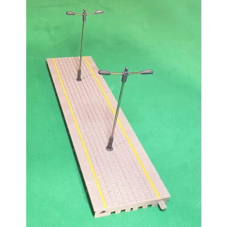 Peron wyspowy z latarniami H0 1:87 20 cm modułowy PRL