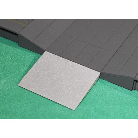 Zjazd z obniżenia peronu do poziomu gruntu H0 1:87